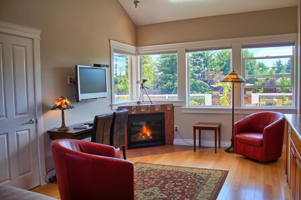 Birds Of A Feather Victoria Oceanfront Studio Suites Colwood Exterior foto