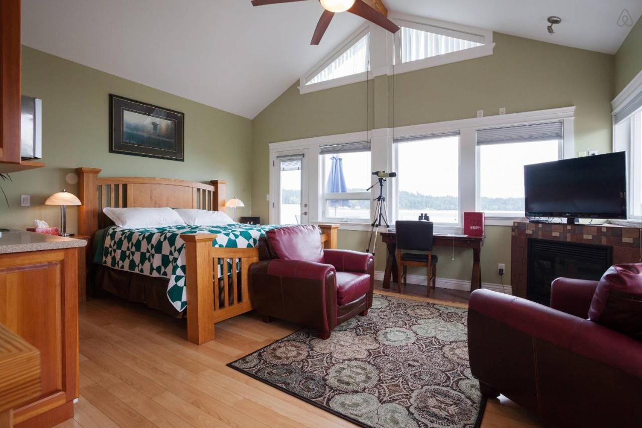 Birds Of A Feather Victoria Oceanfront Studio Suites Colwood Exterior foto