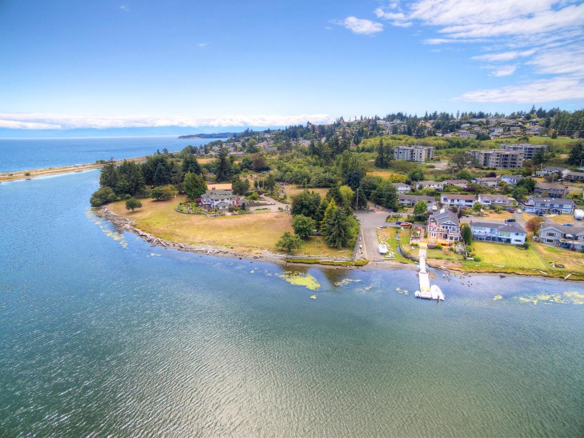 Birds Of A Feather Victoria Oceanfront Studio Suites Colwood Exterior foto