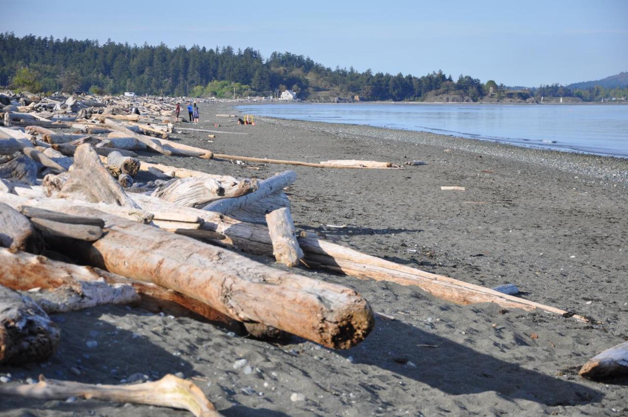 Birds Of A Feather Victoria Oceanfront Studio Suites Colwood Exterior foto