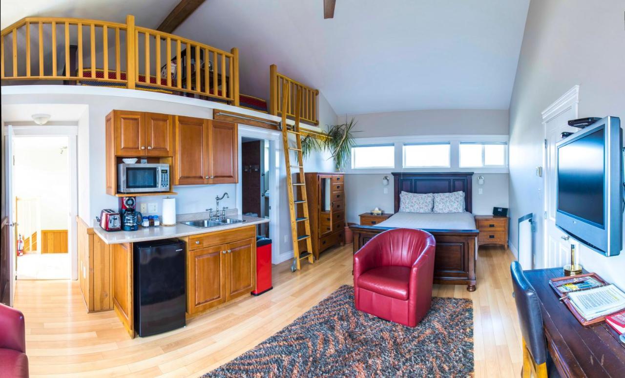 Birds Of A Feather Victoria Oceanfront Studio Suites Colwood Exterior foto