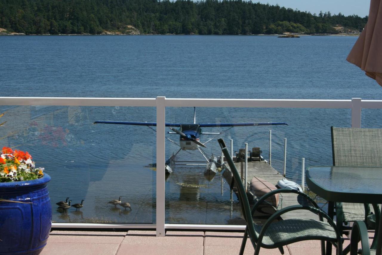 Birds Of A Feather Victoria Oceanfront Studio Suites Colwood Exterior foto