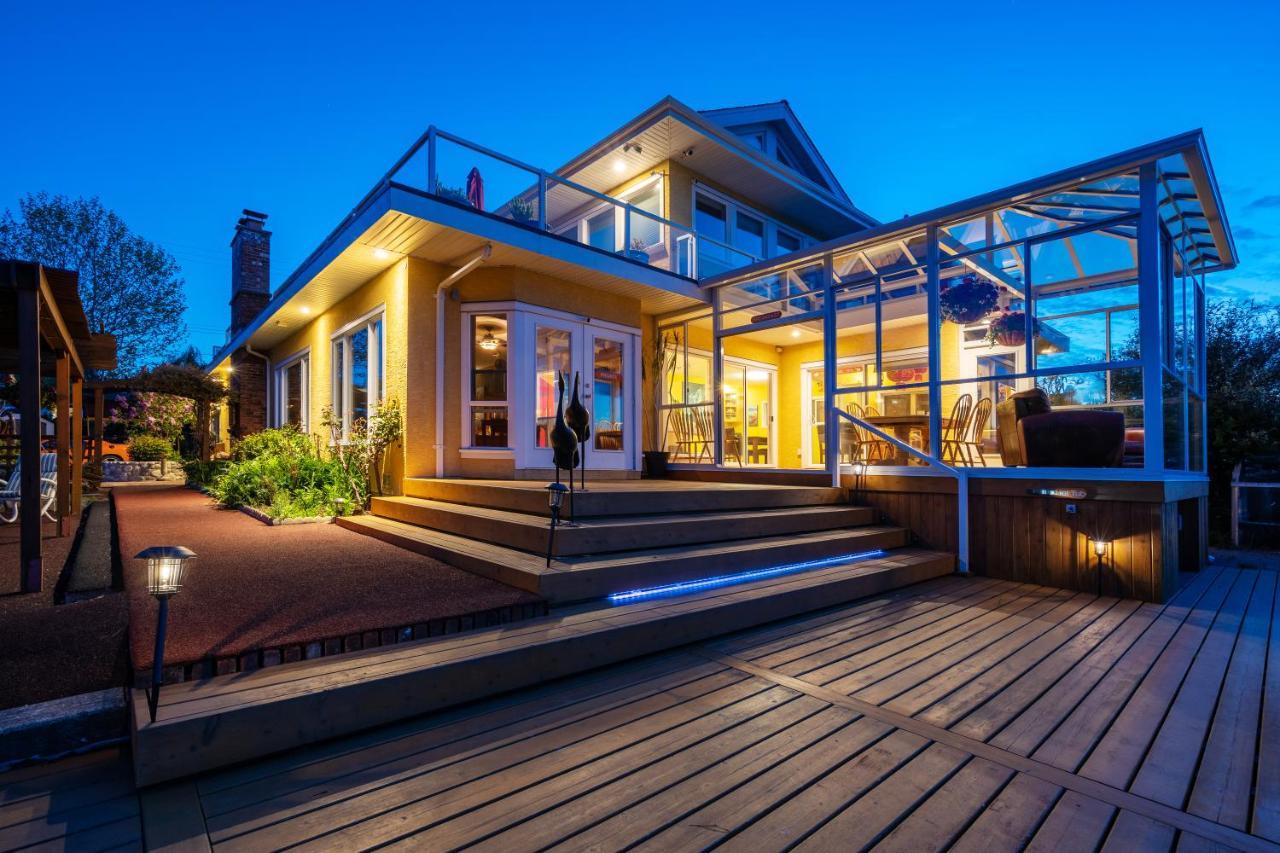 Birds Of A Feather Victoria Oceanfront Studio Suites Colwood Exterior foto