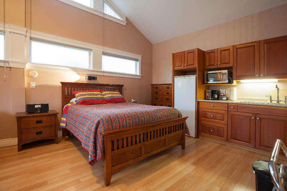 Birds Of A Feather Victoria Oceanfront Studio Suites Colwood Exterior foto