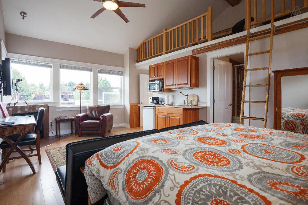 Birds Of A Feather Victoria Oceanfront Studio Suites Colwood Exterior foto