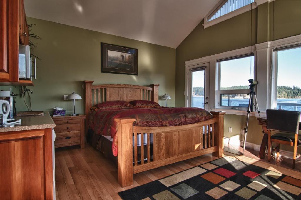 Birds Of A Feather Victoria Oceanfront Studio Suites Colwood Quarto foto
