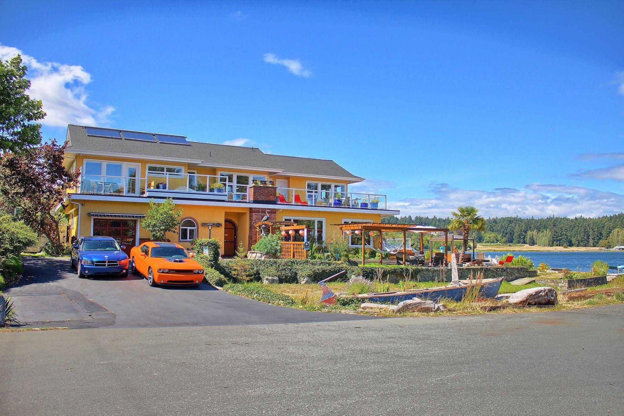 Birds Of A Feather Victoria Oceanfront Studio Suites Colwood Exterior foto