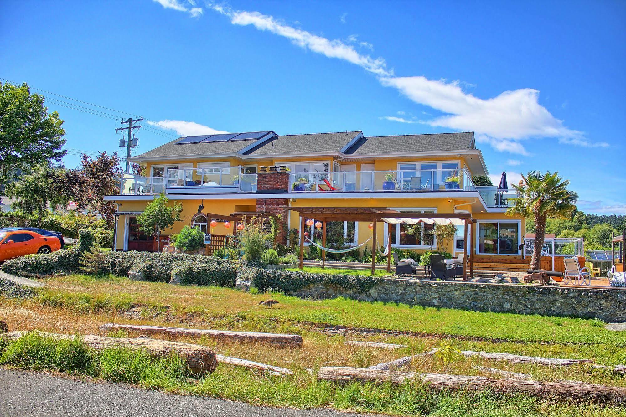 Birds Of A Feather Victoria Oceanfront Studio Suites Colwood Exterior foto