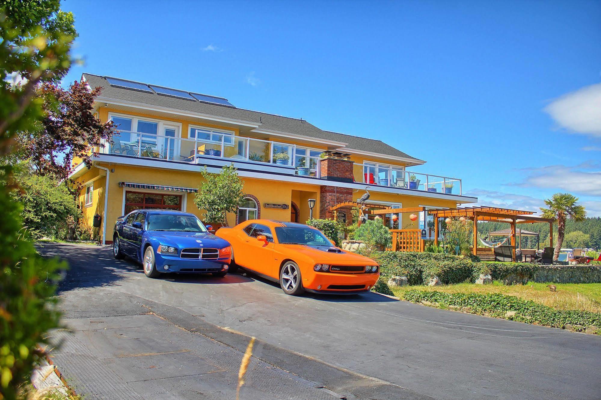 Birds Of A Feather Victoria Oceanfront Studio Suites Colwood Exterior foto