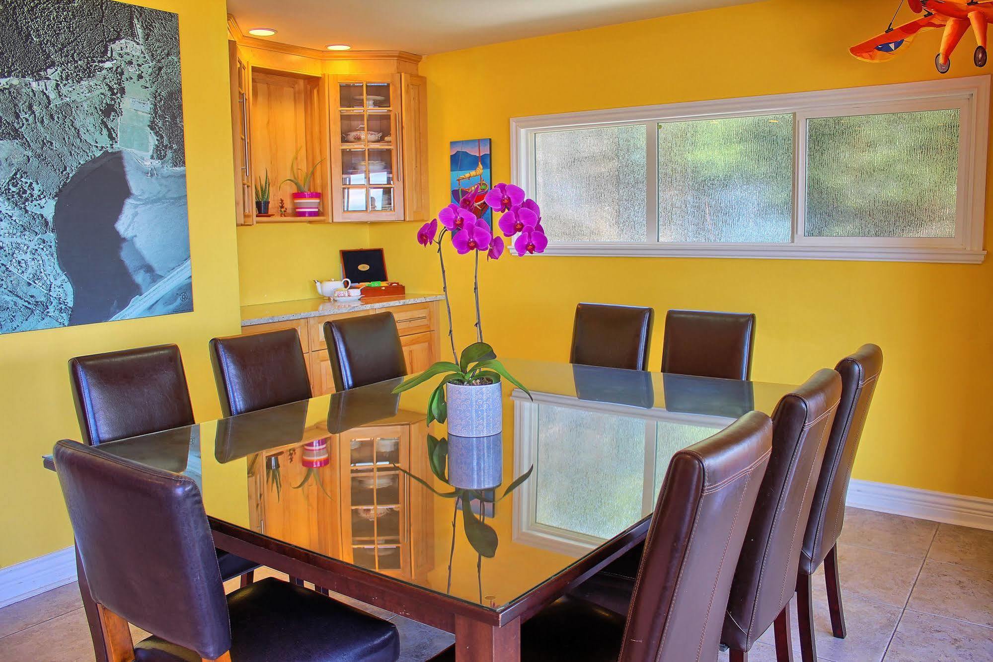 Birds Of A Feather Victoria Oceanfront Studio Suites Colwood Exterior foto